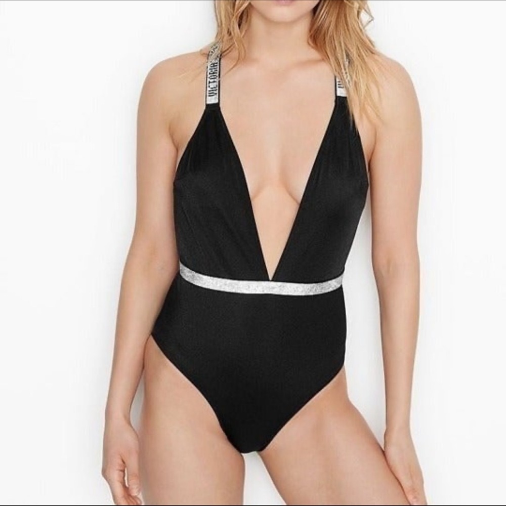 VICTORIA SECRET Swim Shine
Strap Plunge One-Piece Swimsuit
Large Bling $99